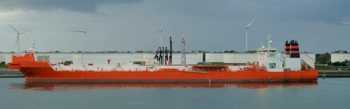 Methanol in Maritime Industry for Emission Reduction and Sustainability